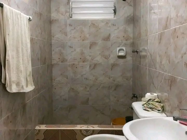 CASA INDEPENDIENTE CON GRAN GARAJE PARA NEGOCIO! Casino Deportivo