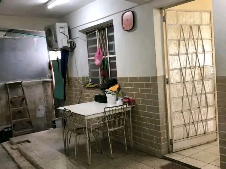 CASA INDEPENDIENTE CON GRAN GARAJE PARA NEGOCIO! Casino Deportivo