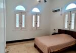 Apartamento de 3 Dormitorios y Medio Completamente Remodelado y con Vista al Mar en el Vedado. GG-129